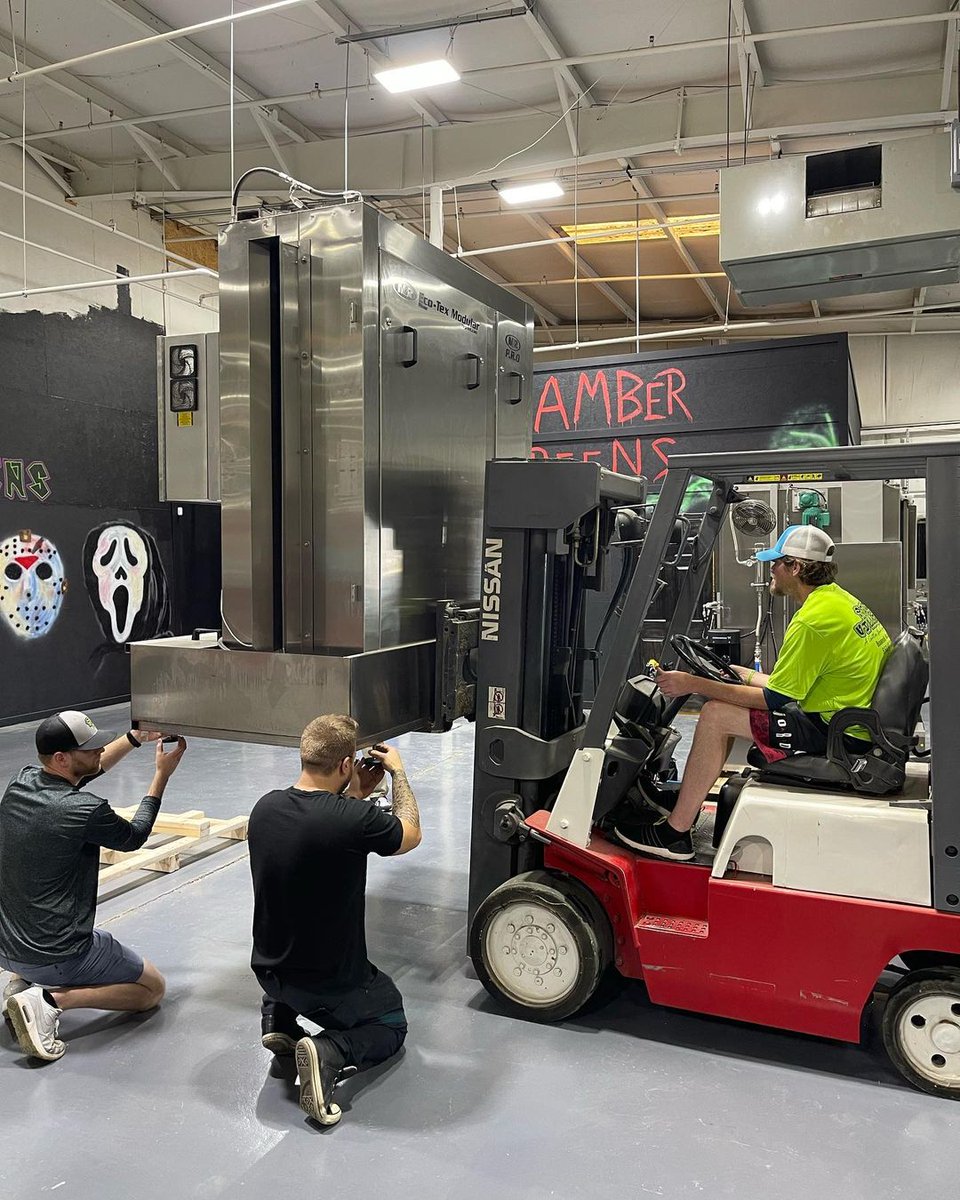 mrcompanies's tweet image. Another successful install! 🔥 Congrats to @print_villains on their new Eco-Tex Modular! 💙🎉

#MRBlueCrew 

#screenprinting #automaticscreenprinting #ecotex #reclaiming #screens #mesh #plastisol #waterbased #automation #screenprintlife #merch #tshirtprinting #custommerch