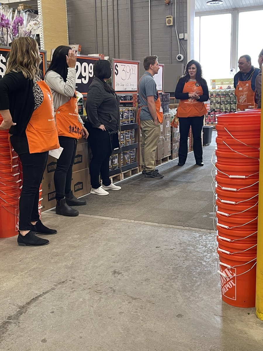 TaraGregor's tweet photo. Great walk with @Sara_Gardner3 @DaveMusen @collinshd @MiedenD @josuecrz1 @m_ferreira385 #3827 https://t.co/rUhXhnXT2U