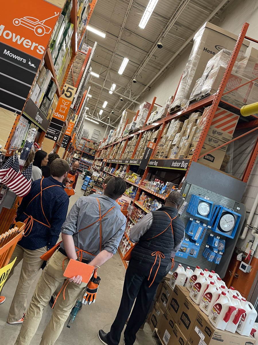 TaraGregor's tweet photo. Great walk with @Sara_Gardner3 @DaveMusen @collinshd @MiedenD @josuecrz1 @m_ferreira385 #3827 https://t.co/rUhXhnXT2U