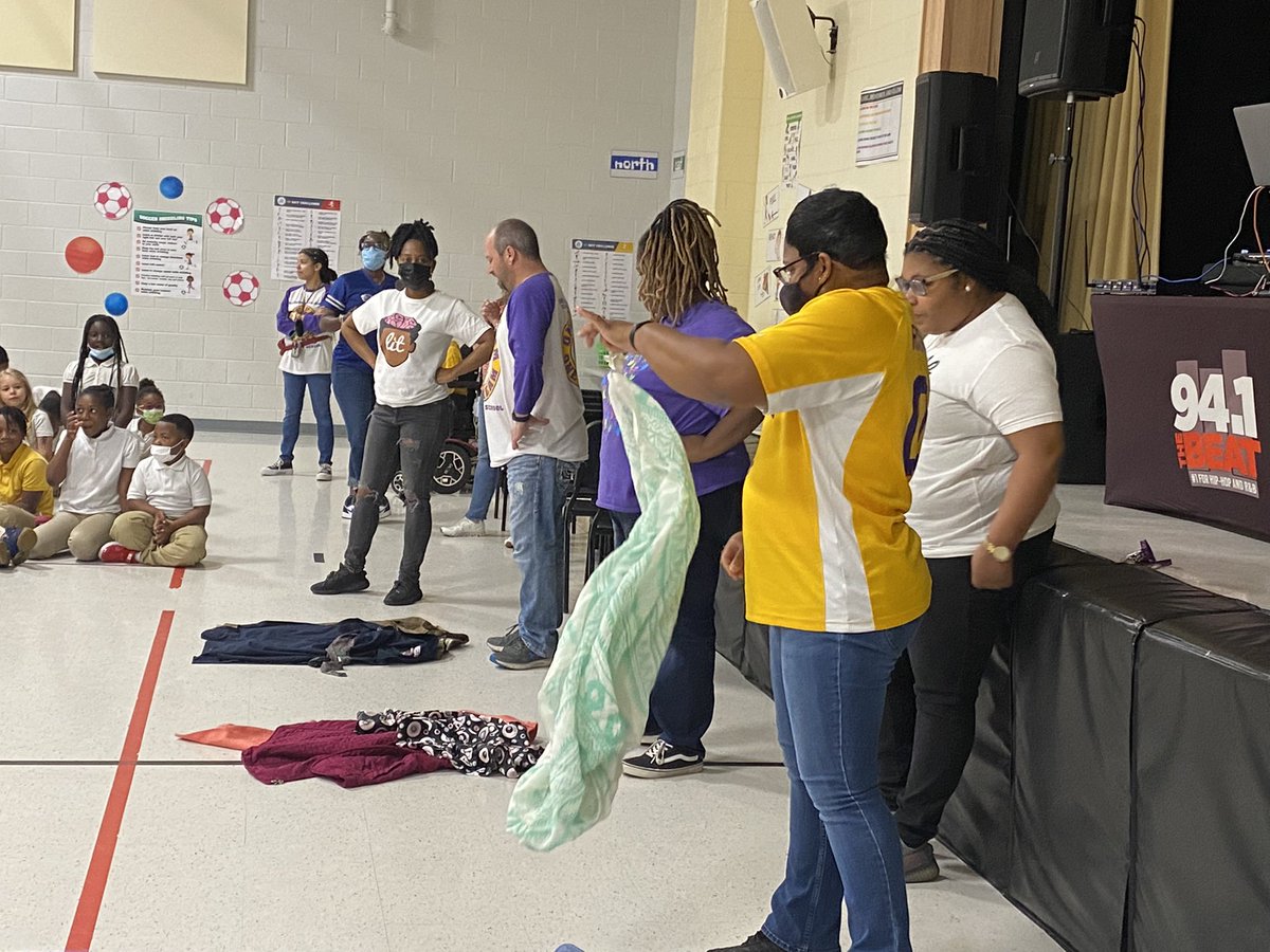 ABWilliamsElem1's tweet photo. Thank you so much to @941thebeat and @CjThatsMyDj for hosting your Beat the Test GMAS Pep Rally at A.B. Williams!! #BeLIT #BeatTheTest https://t.co/NbcEO1WkoS