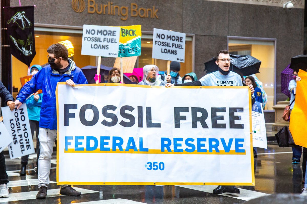 350_Chicago's tweet photo. Breaking: The Chicago Youth Climate Movement Earth Day events for this afternoon have been moved to 6PM tonight at Federal Plaza. Please come out and support Chicago students demanding sustainable Public Schools. #ActOnClimate 350 Chicago will be there! #FossilFreeFed #DivestIL https://t.co/W81hV5kj4G