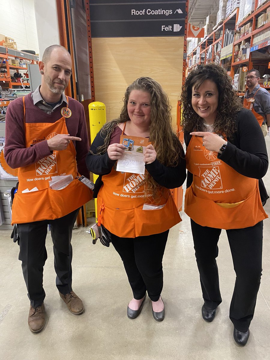 TaraGregor's tweet photo. Proud moments for our associates! Thank you @DaveMusen @Sara_Gardner3  @collinshd  for a great learning experience, and a chance to show off our accomplishments!! 👏🏻👏🏻🥳 https://t.co/jaDW1U8RH2
