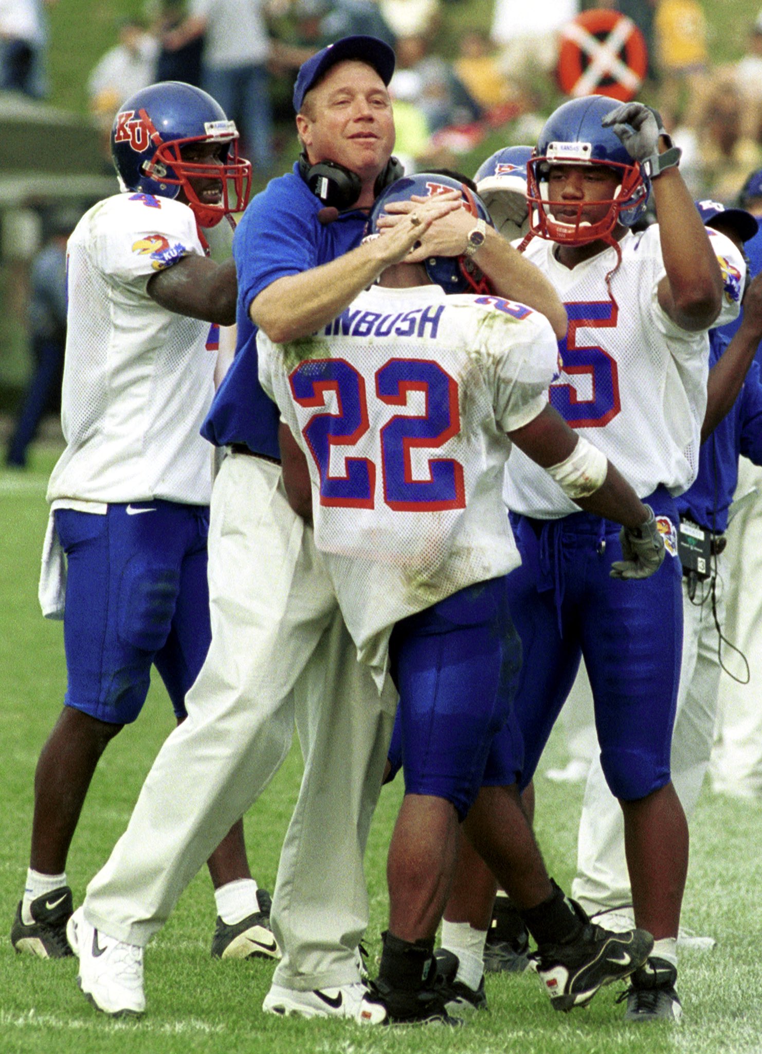 no-context-ku-football-on-twitter-https-t-co-renn6rmbhm-twitter