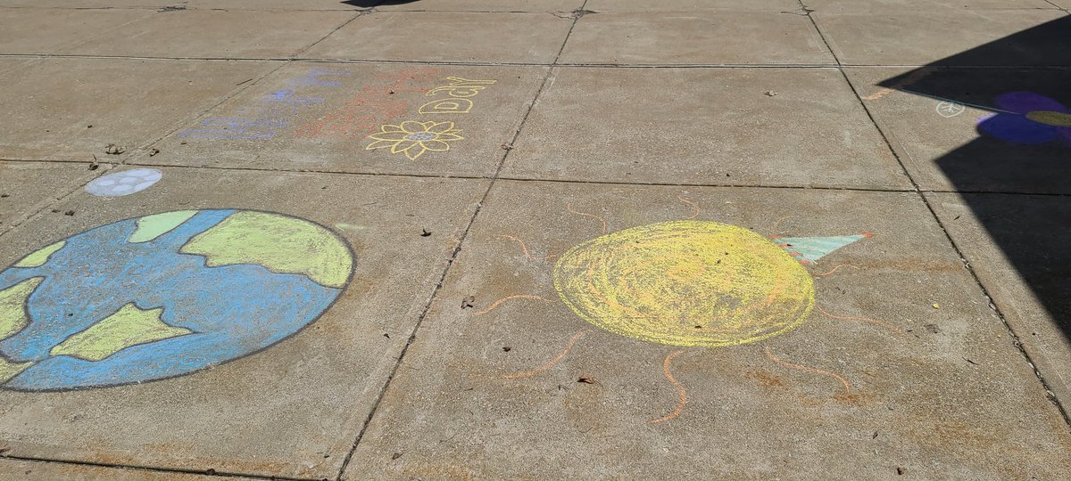 MrsCalvelage's tweet photo. Happy Earth Day!! https://t.co/Oi286r5Hd1