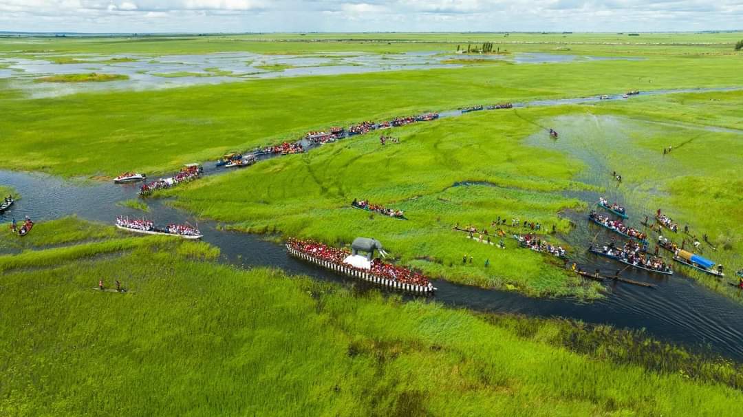 Amazing shots at the Kuomboka Ceremony 2022 

Photos by Bwana Jimmy Productions 

#Zambia #Travel #Africa