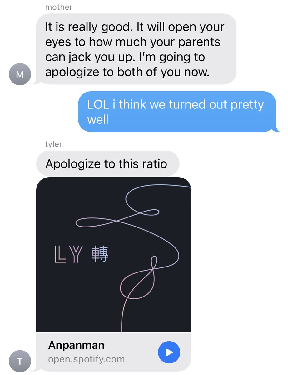 G0LDEN_CL0SET's tweet photo. my mom is reading this book and reflecting on her parenting but my brother is SO UNSERIOUSGDHSJSKSK https://t.co/ut2c0OmDDl