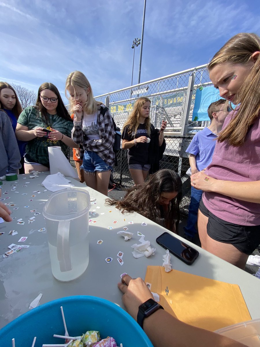 Lvhs Peer tweet media