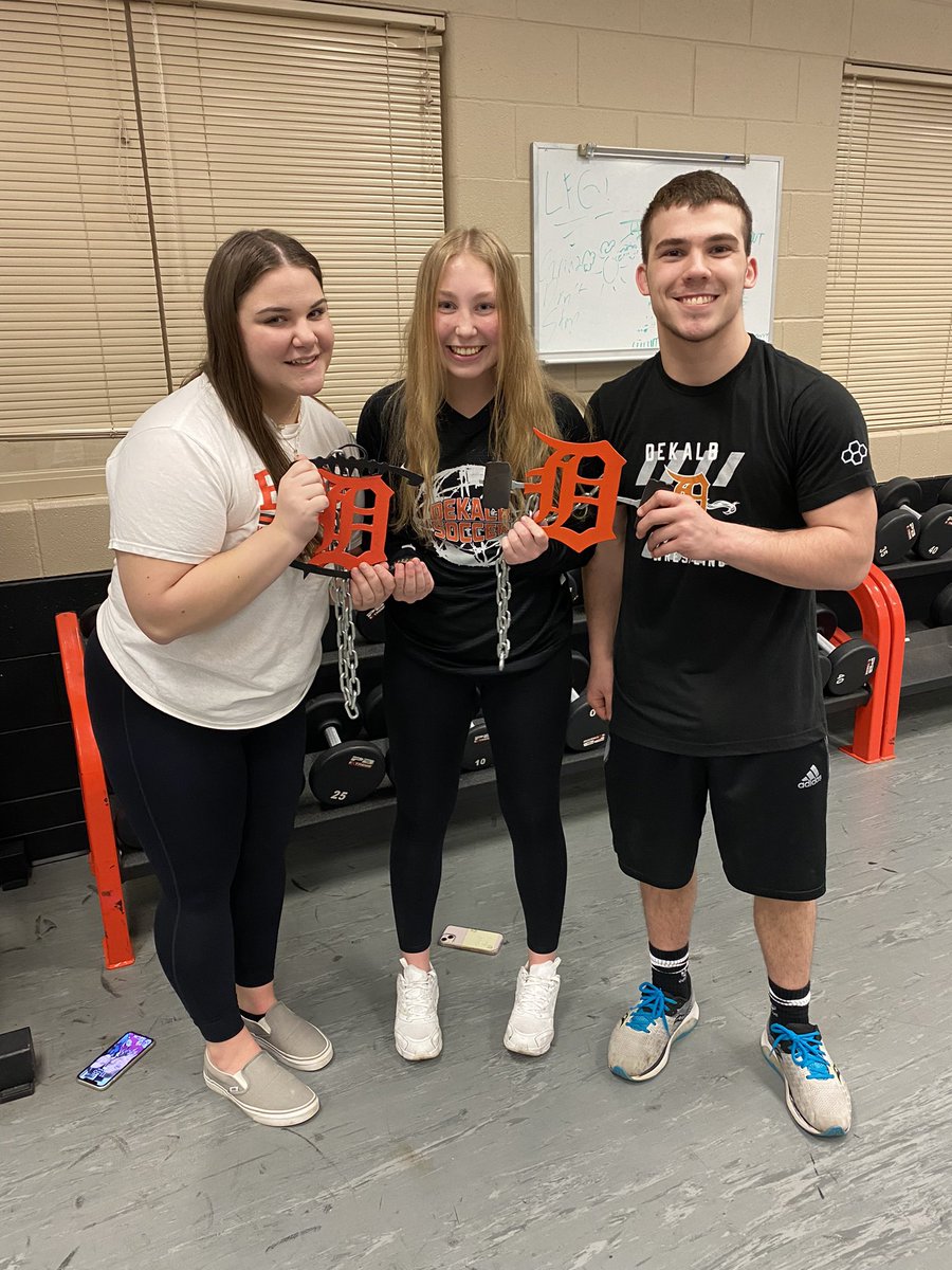 6th Hour Getting After It This Week! 

S/O to the 6/7 Hour PE Conditioning #APSwole Lifter’s of the Week, Kaitlynn Keck, Ashley Diedrich and Danny Curran! Keep up the great work! #BarbStrong #HardestWorkersInTheRoom 💪💪💪