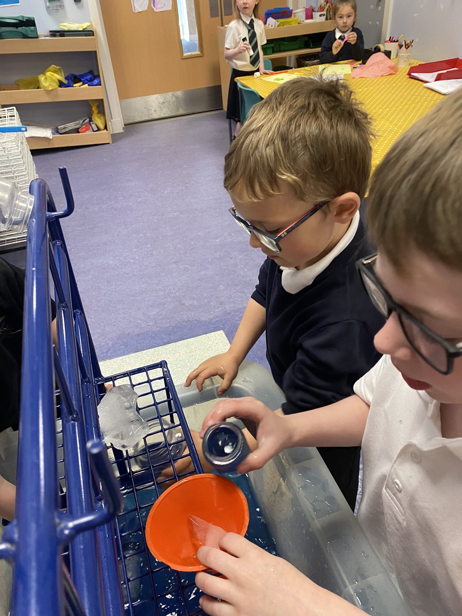 How can we melt the ice? Pour water on that’s a bit warmer!