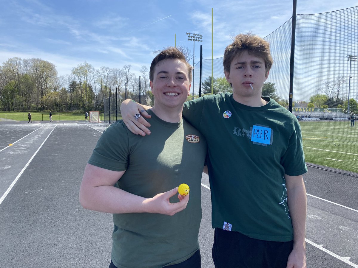 Lvhs Peer tweet media