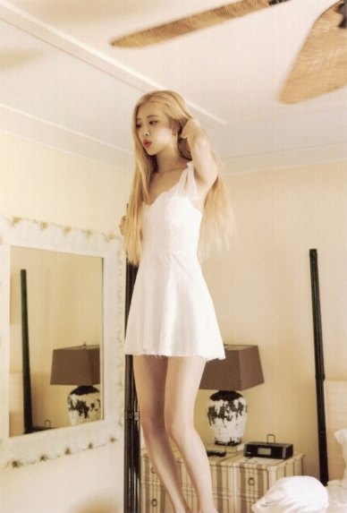 rshourly's tweet image. #로제 #ROSÉ