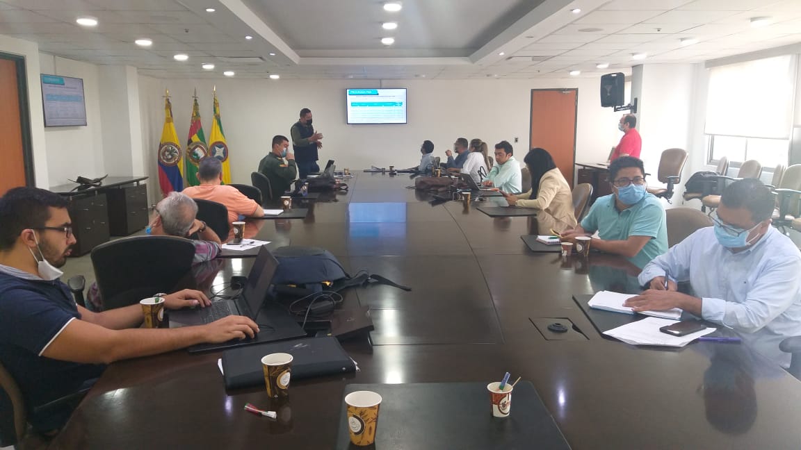 transito_bga's tweet photo. Junto a autoridades locales participamos en el Comité Municipal de Seguridad Vial, realizamos seguimiento a las actividades del Plan Local de Seguridad Vial para avanzar en las acciones de mitigación del riesgo de accidente y metas del #PLSV. https://t.co/8B4SPxvVLr