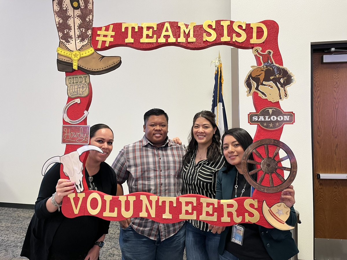 Jennifer Marquez (@robertrrojas_es) on Twitter photo Celebrating our volunteers today! Thank you for all that you do for our Roadrunners! #TeamSISD #BeaksUp @CJimenez_RES <a href="/ApolloPerono/">Apollo Perono</a> Celebrating our volunteers today! Thank you for all that you do for our Roadrunners! #TeamSISD #BeaksUp @CJimenez_RES <a href="/ApolloPerono/">Apollo Perono</a>