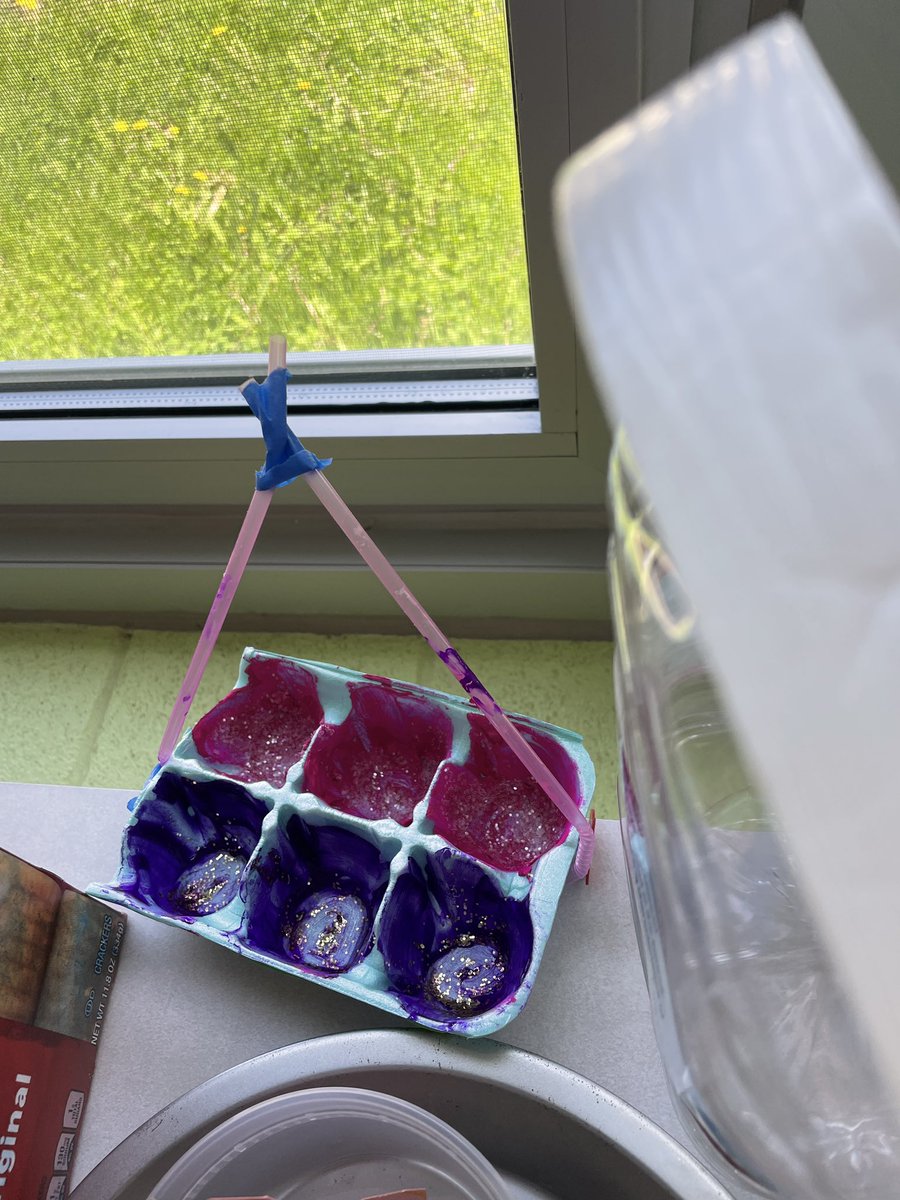 MissHarvey21's tweet photo. Happy Earth Day! We collected materials all week to reuse ♻️ /recycle to make some pretty cool stuff! Robots, airplanes, an octopus, a purse, and more!! https://t.co/Tmv2Zr2NxW