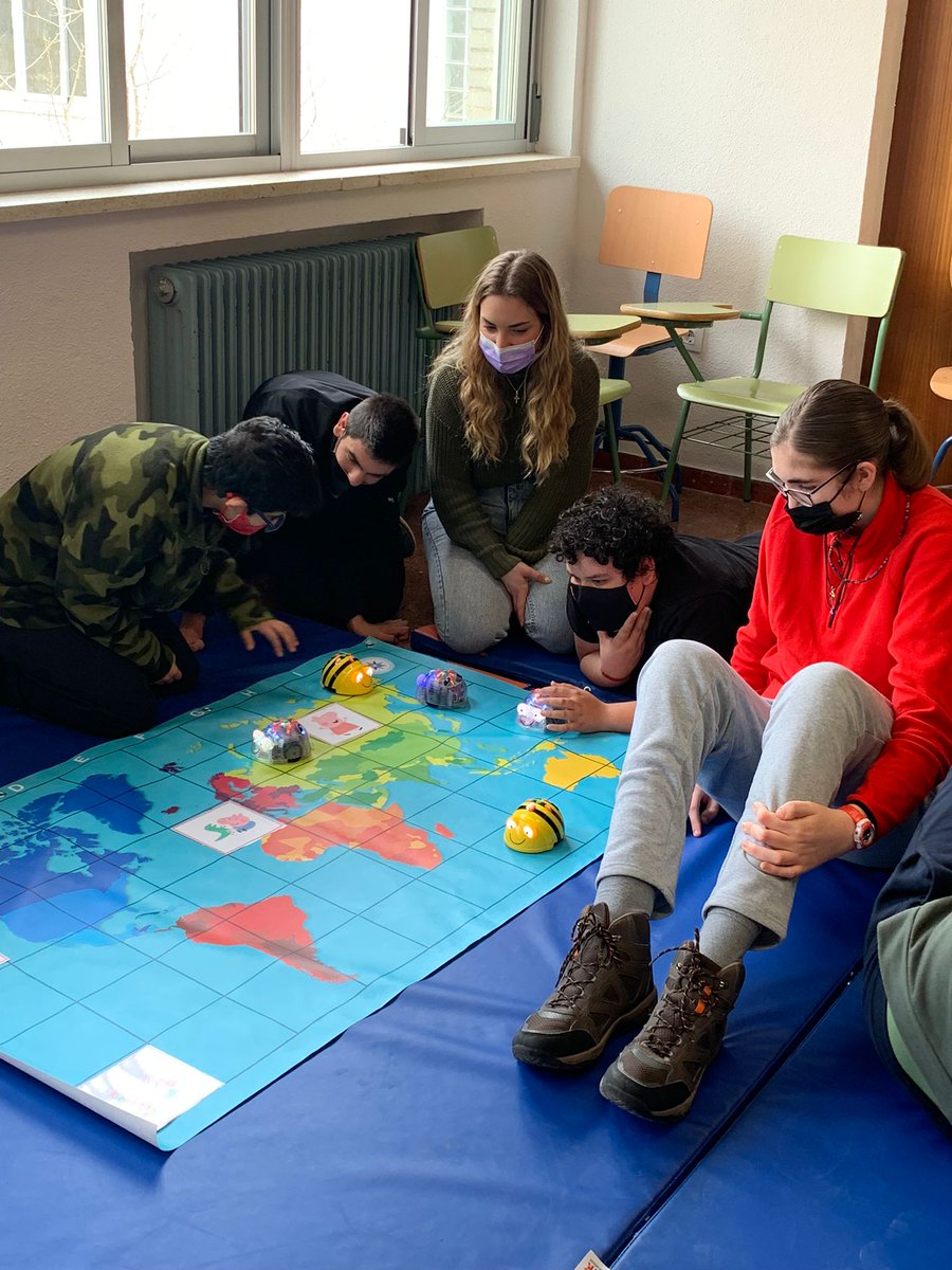 CPEEEJeanPiaget's tweet photo. Hace unas semanas, comenzamos con el #Tallerderobótica, experiencia fantástica que nos está proporcionando múltiples formas de aprender y conocer recursos que nos encantan!
#proyectoimpulsa #capacidadesdiferentes #descubriendorecursos
@EquipoTcnico 
@anadberrocal https://t.co/alSTC47bVt