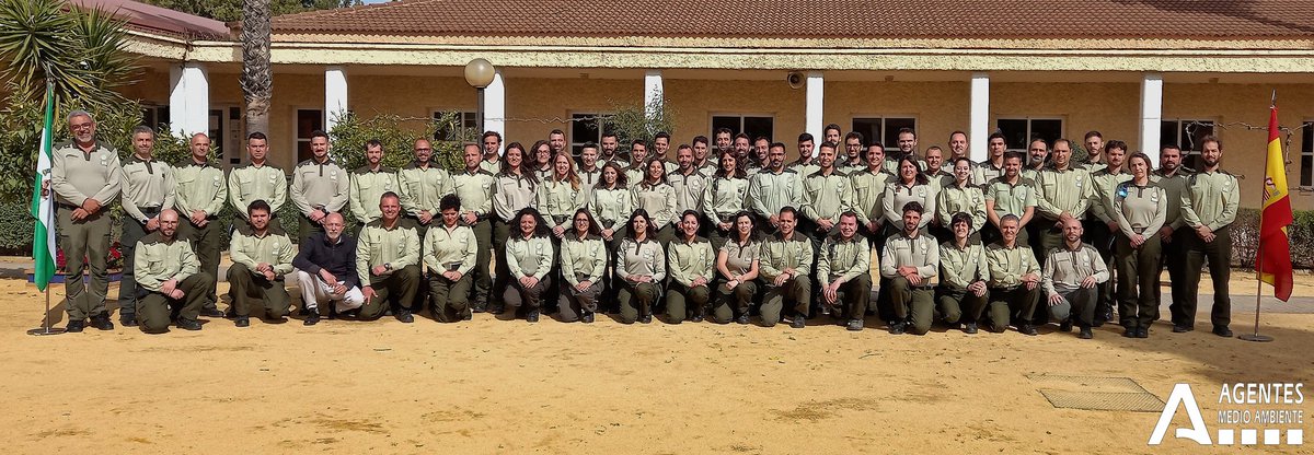 AAMM_And's tweet photo. Este viernes ha terminado el Curso con la Ponencias sobre Prevención de Riesgos Laborales y la de Historia del Colectivo.
Y como es costumbre la "foto de familia" con todos los participantes.
Buena suerte y mucha fuerza a los nuevos compañeros. 🙂 https://t.co/Kd4yJ6YW1j