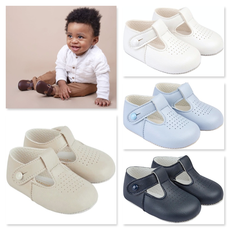 csowcouk's tweet image. Adorable baby boys T-bar soft pram shoes in sizes 0-18 Months. Perfect for both special occasions and everyday wear #babyshoes #pramshoes #shoesforboys

All made here in England by the Baypods brand, with FREE UK delivery (worldwide shipping available)
childrensspecialoccasionwear.co.uk/baby-boys-pram…