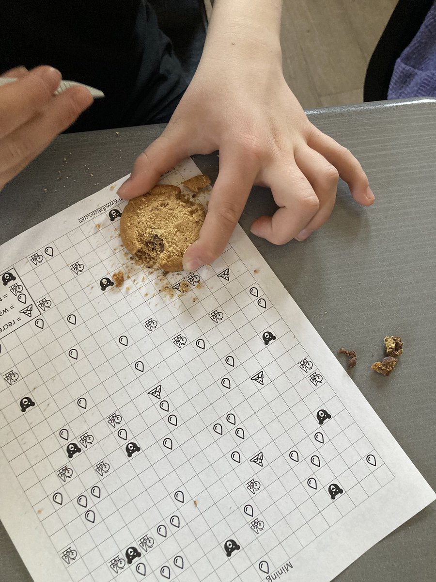 Allisonw23's tweet photo. Cookie mining today to discuss the environmental impact of mining on the environment! #EarthDay @FIecoleCentral https://t.co/YAyNp2boRa