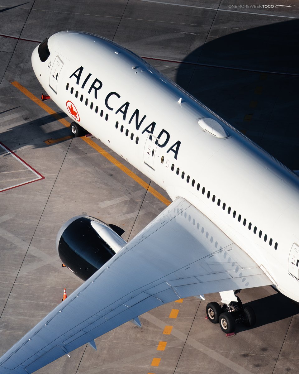 Air Canada #Dreamliner taking a rest at @TorontoPearson. @AirCanada #FlyTheFlag #airliner #aviation #avgeek