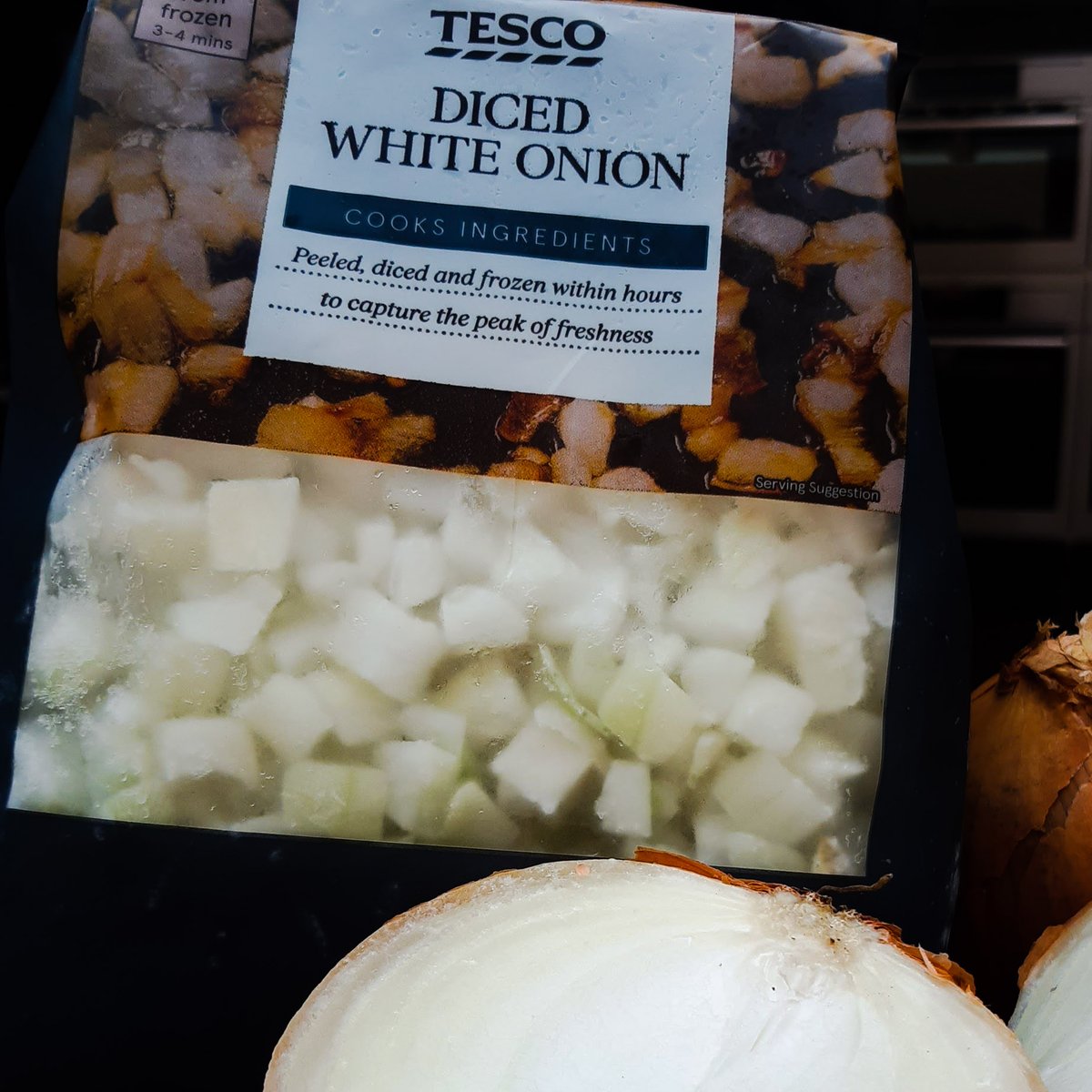 cookfulness's tweet photo. 1/2 A bag of frozen ready chopped onion is an absolute essential for me! Onion's a wonderful base for so many dishes, but peeling/chopping them can be fraught with danger/panic when living with chronic illness. You don't have to miss out! Smart #Cookfulness cooking, see below ๐จโ๐ณ https://t.co/jkyZtqiNOT