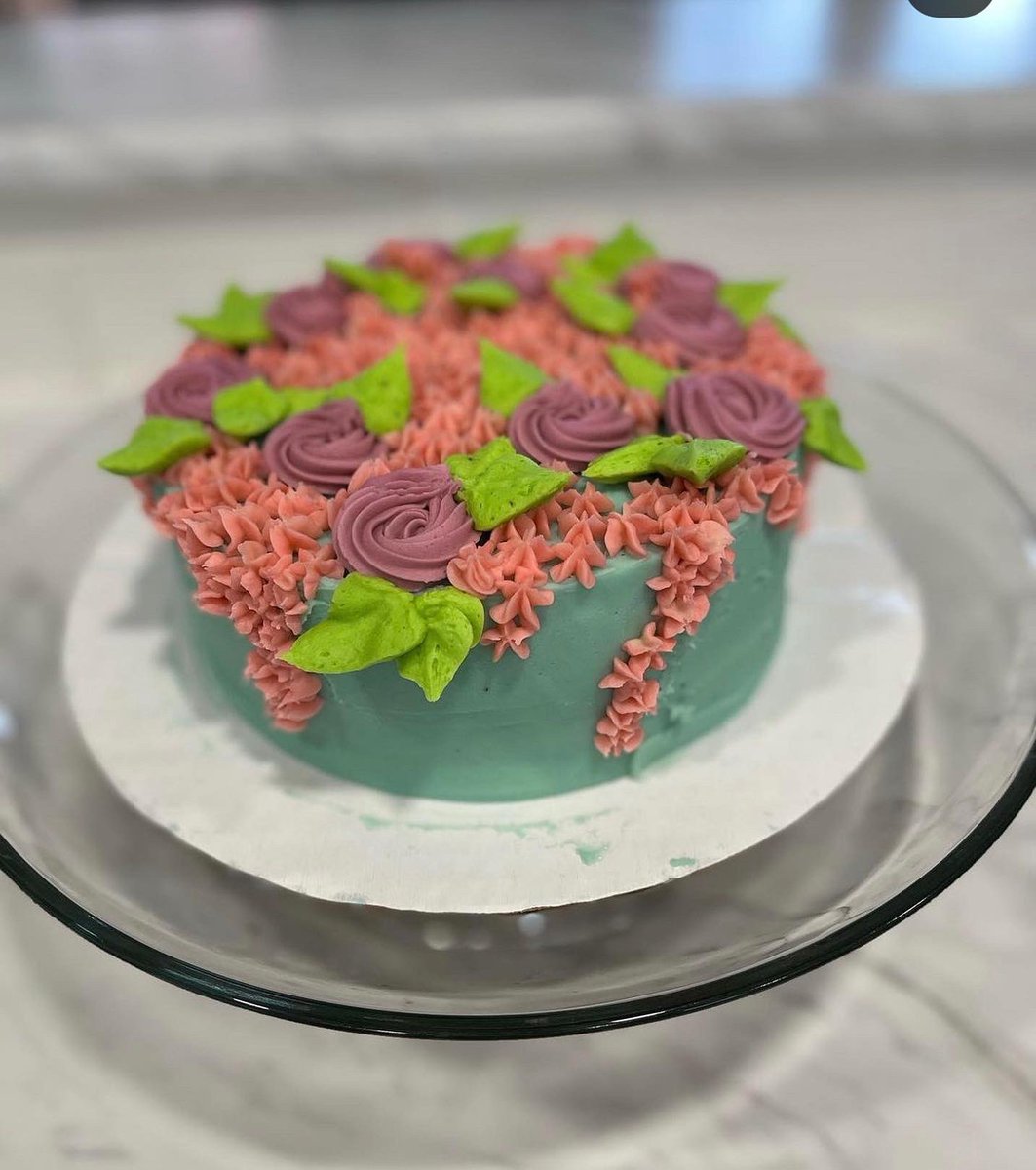 THESAOrg's tweet photo. Fabulous Cake Decorating Workshop with #cakemama #thesaorg https://t.co/ACn8hxIyz4