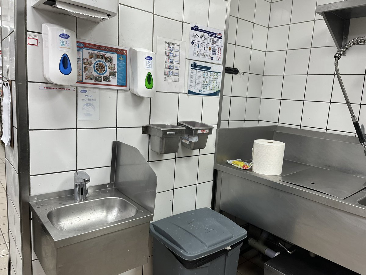 jseelan's tweet photo. Most of the electronic taps are struggling their existence in the stainless steel washbasins, but CONTI+ self adapting technology recognizes the environment and acting accordingly.
CONTI+ taps installed in KFC outlets in Dubai &amp; Northern Emirates. 
#dubai #technology #environment https://t.co/7yx2PbhyK6