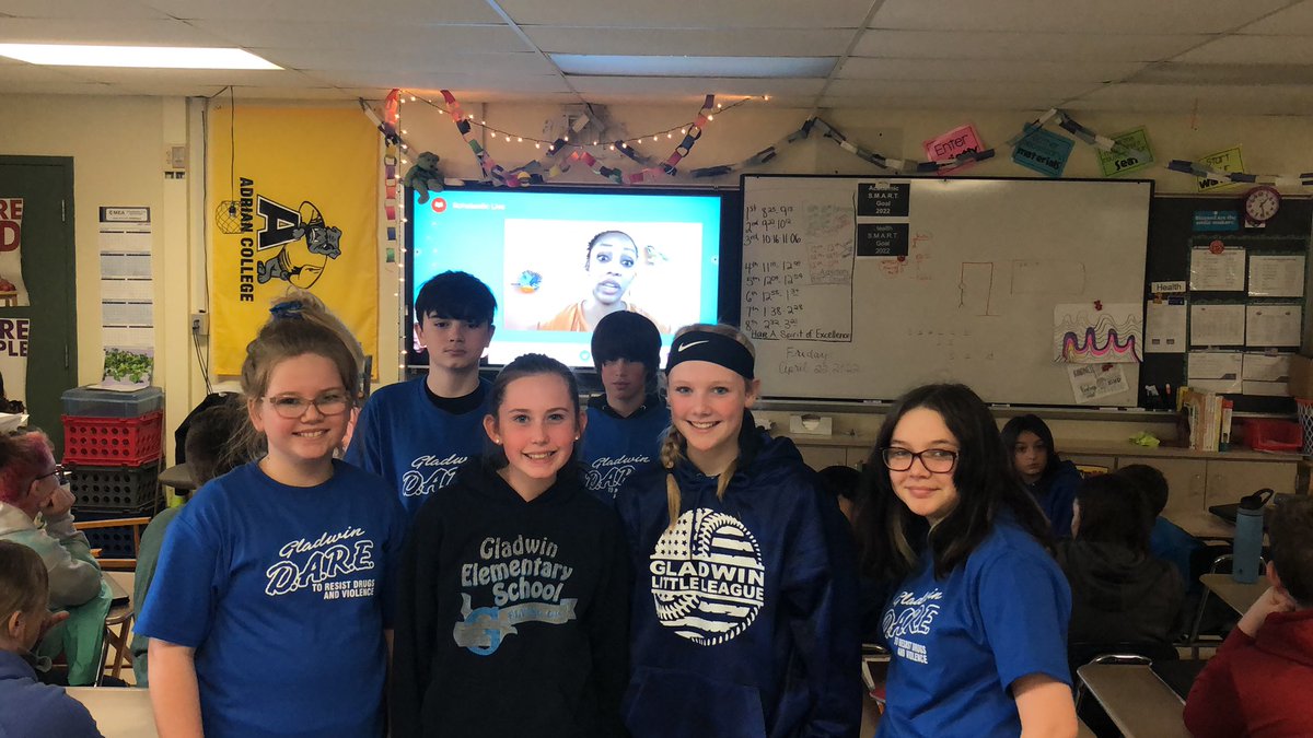 KellyLGough's tweet photo. Shout out from @GladwinJrHigh #EarthDay  @Scholastic  🐅🐻🐊 https://t.co/RQeLUWHkoe