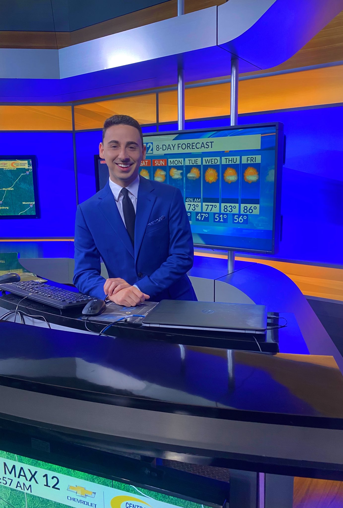 Dknwho Left Wbz Weather Team 12 - 57nb4z9