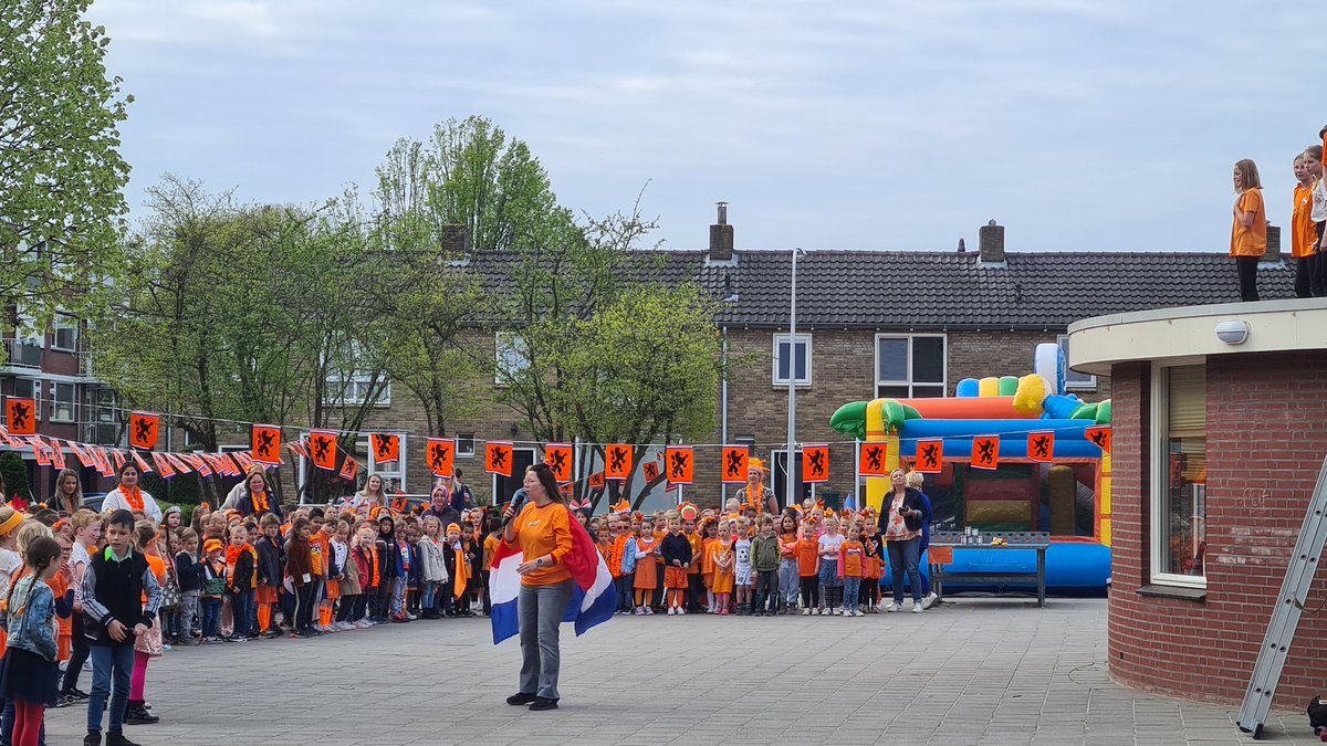obsde_windhoek's tweet photo. Geslaagde @koningsspelen @obsde_windhoek . 
Groepen 1 t/m 8 hebben sportieve lol gehad 💪. @SportAlmelo en alle vrijwilligers, bedankt 👍 https://t.co/jf7sEZfyZb