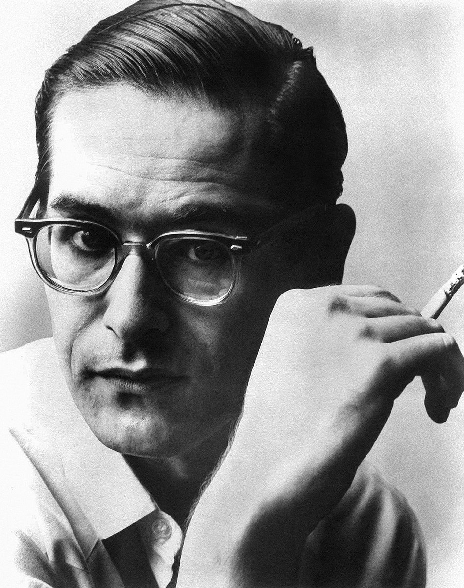 galaxymusicnote's tweet photo. Bill Evans was a multi- Grammy awardee and recipient of Downbeat Jazz Hall of Fame and much more for his amazing contributions to the jazz. 
Read more at: https://t.co/Ari1BtSky7

#billevans, #pianotrio, #jazzpianotrio, #milesdavis, #scottlafaro, #jazzpiano, #jazzin1950s1960s https://t.co/IETqt3UXEW