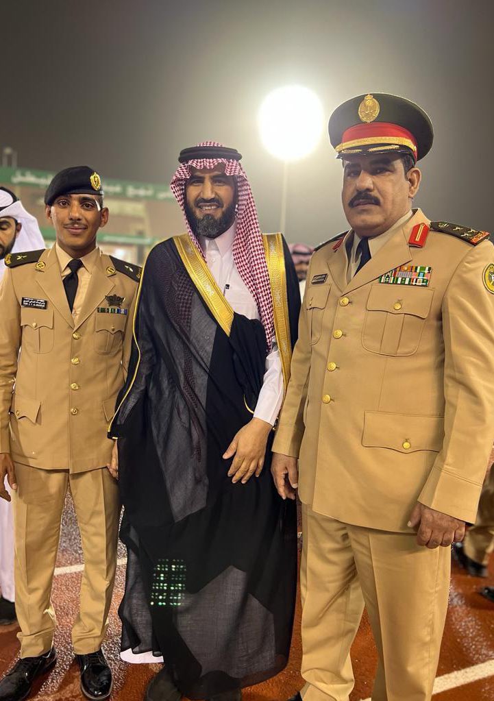 نبارك لـ العميد ركن / عبدالله بن عقيل الفداغي

بمناسبة تخرج ابنه ( ياسر ) من كلية الملك عبدالعزيز الحربية برتبة ملازم .

نسأل الله ان تكون عونًا له على خدمة دينه ووطنه ونتمنى له مزيداً من التقدم في حياته .

#منبر_الفداغة_الإعلامي