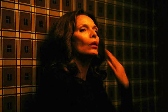 jorgepagaza's tweet photo. One of my favorite Oscar nominations. Oh, wait! 😖😣☹️🙁😭😤 @TheAcademy #MichellePfeiffer #whereiskyra @andrewdosunmu https://t.co/ycn8t5hT5O