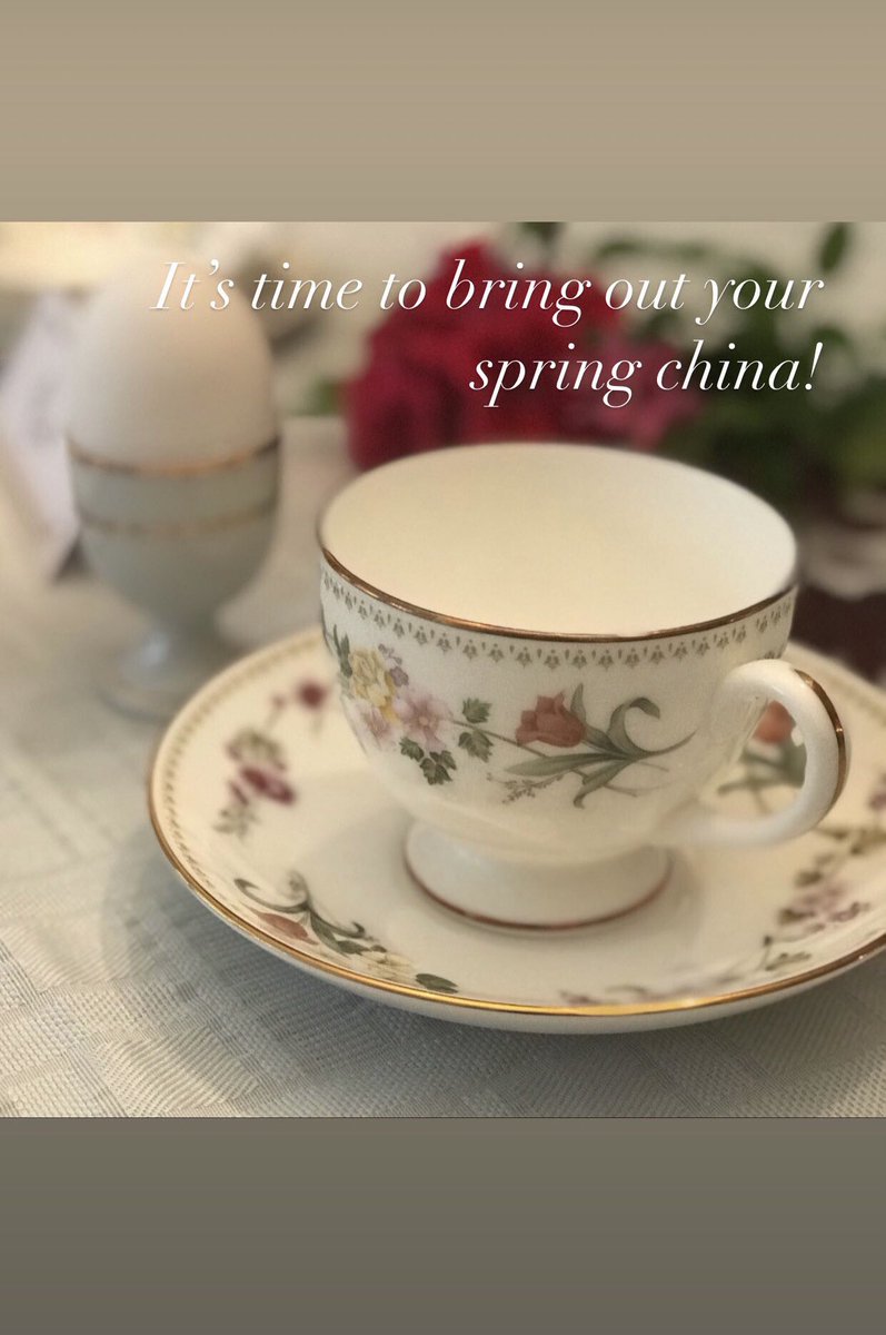 HexhamHouse's tweet image. Springtime table settings are among the prettiest of the year!  This Wedgwood Mirabelle is perfect for an Easter Sunday supper!  

#EasterSunday #eastertablescape #eastertabledecor #hexhamhouseantiques #hexhamhouse #antiques #springtime #wedgwood #finechina #bonechina #spring