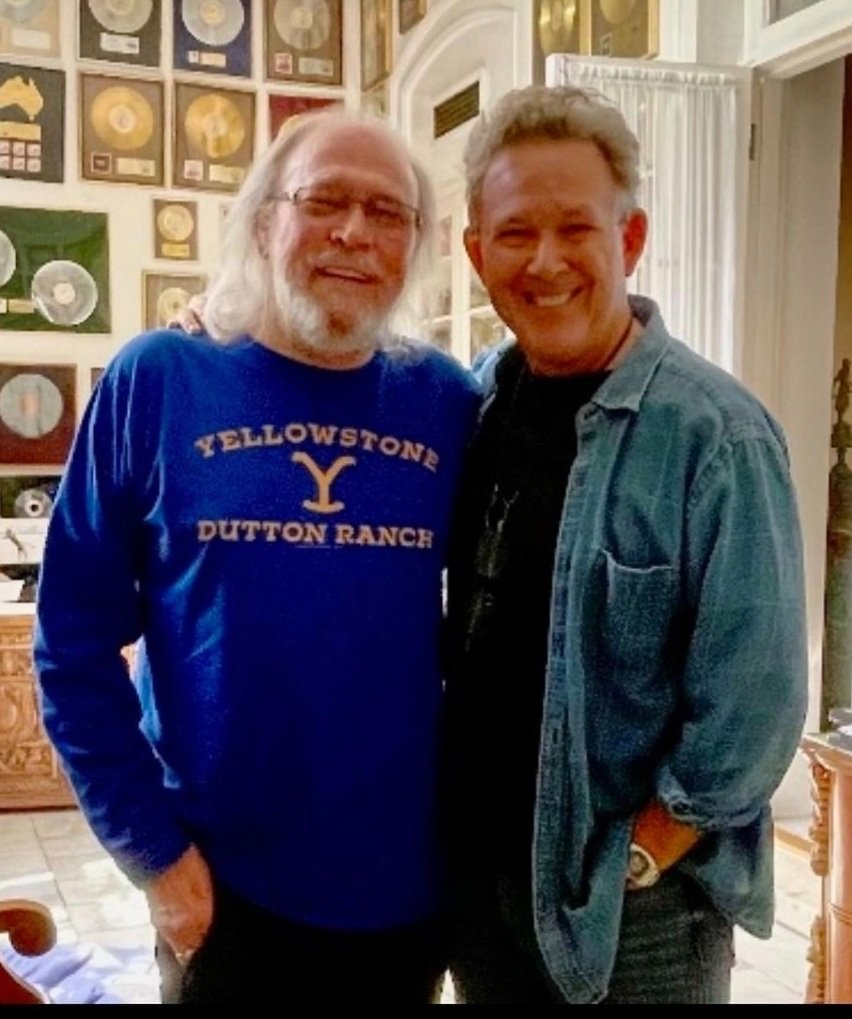 beegeesitaly's tweet photo. Sir @GibbBarry and screenwriter John Logan in Miami, 2022, working on the screenplay for the @BeeGees  Biopic https://t.co/StdxxupQKK