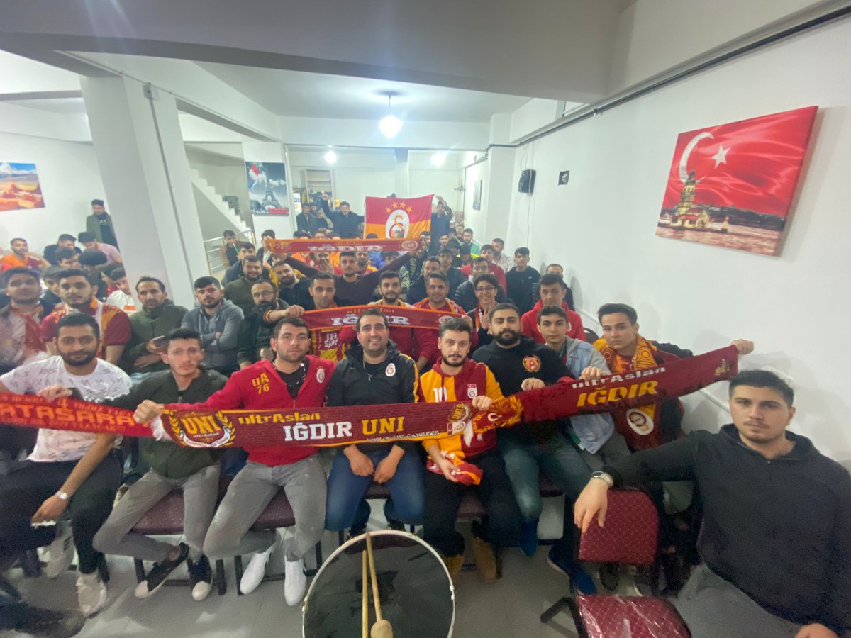 YENİLSEN DE YENSEN DE TARAFTARIN SENLE!
ÜZÜNTÜNDE SEVİNCİNDE SENİNLE BİRLİKTE!

#ultrAslanUNI