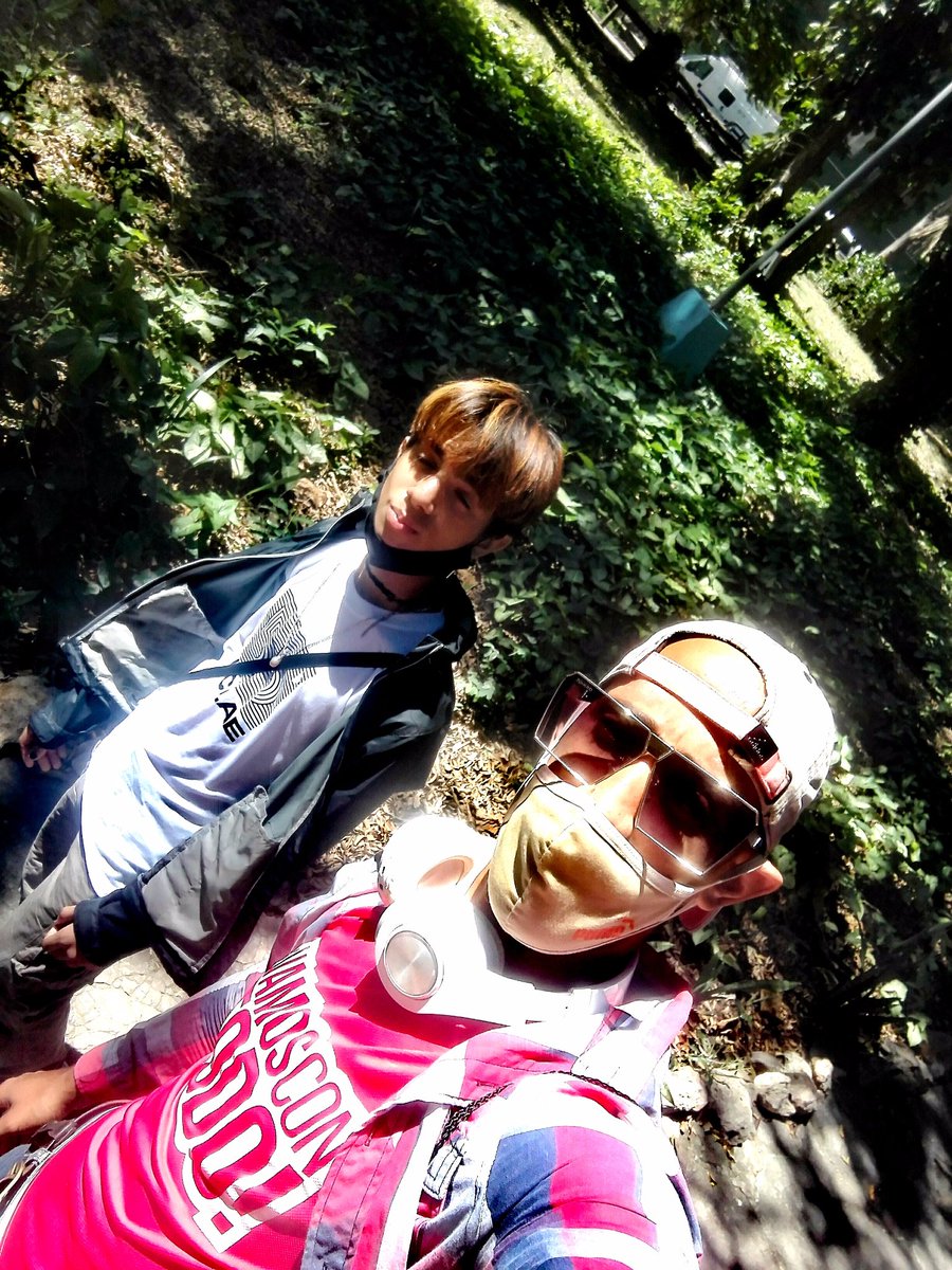 YperezT90's tweet photo. Caminando por el vedado los pies nos condujeron hacia el Parque Almendares, donde se efectuaron diversas actividades para todos los niños y jóvenes porque #CubaViveYTrabaja y por el bienestar de nuestros jóvenes #VamosConTodo
@CubaCentral
#1roDeMayo
#UnionPerfecta https://t.co/WOn4AoQoLg