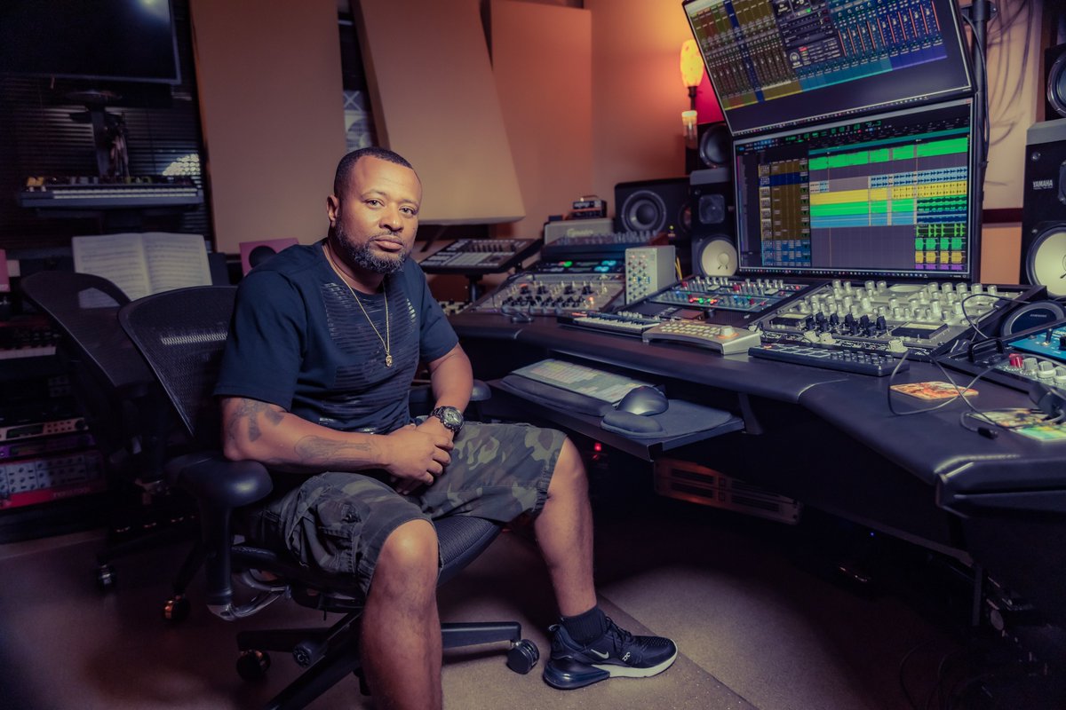 ocrecording's tweet image. Gettin it in with the homie Mayne T.R.I.P. and @AsafFulks at #ocrecording 🍊

#recordingstudio #orangecounty #california #studiolife