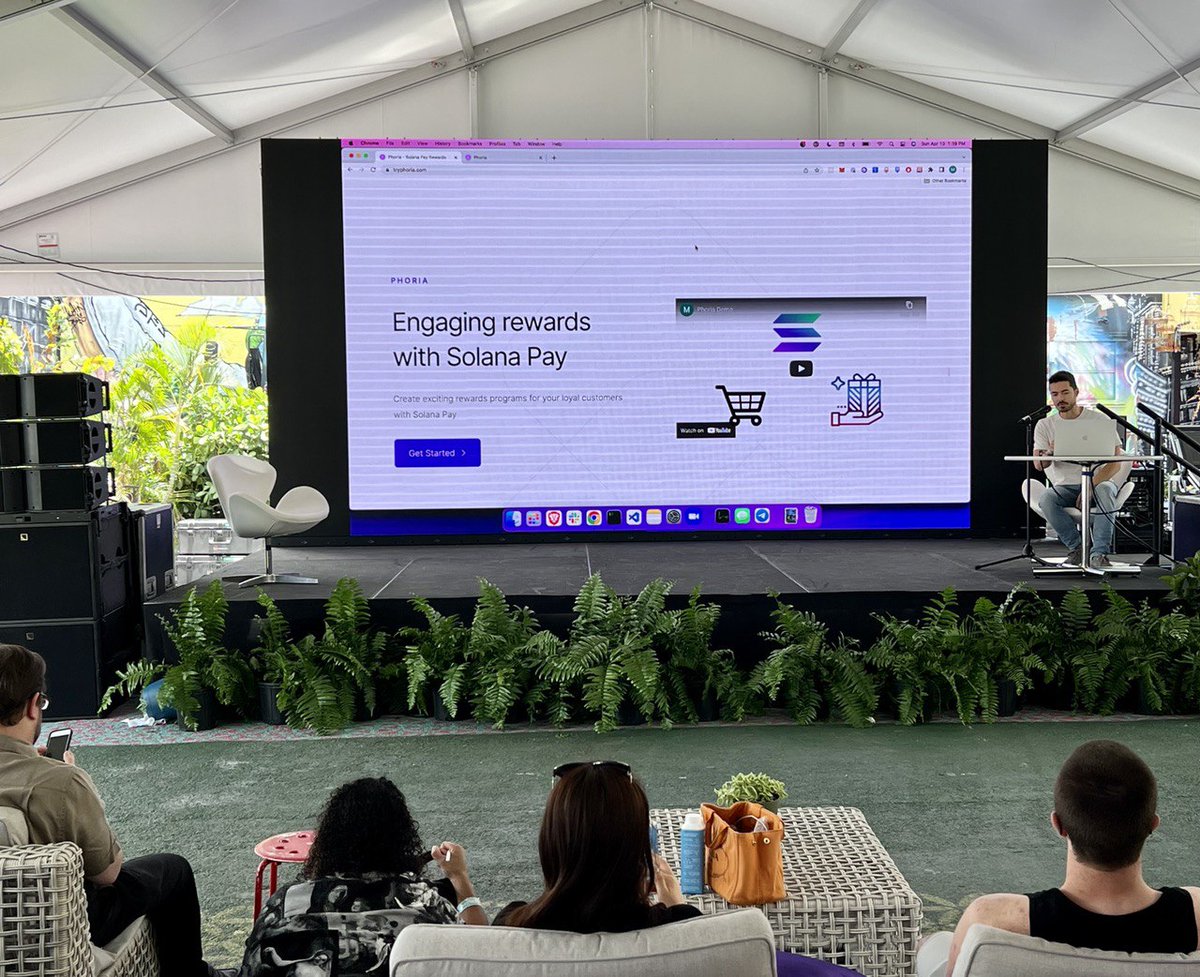 hackerhouses's tweet photo. Now on the stage at #HackerHouseMiami is @marius_nyc.

Marius discusses @tryphoria, which offers a way to set up customer reward campaigns with @solana Pay. 🎁 https://t.co/KjOATpz3KJ