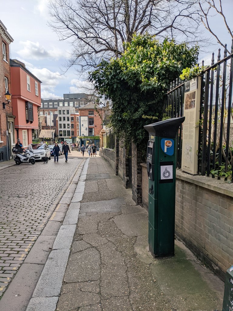 Placeholder Press tweet media