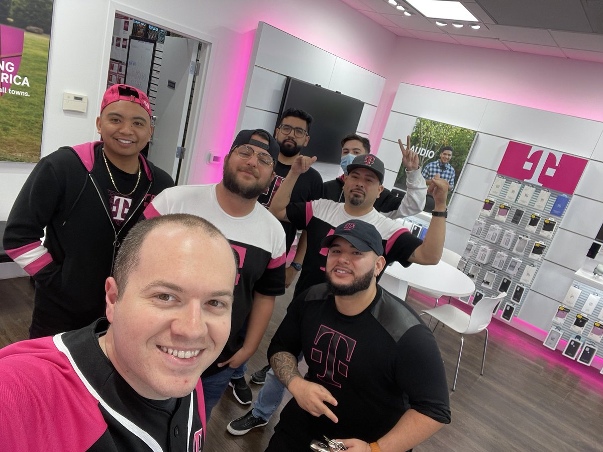 Bay Area East just finished our ALL HANDS Meeting and we’re #ALLIN for the West <a href="/rwashley1/">Rob Ashley</a>!! Thank You <a href="/bryan_calderon4/">Bryan Calderon</a> for letting me host the meeting live in your store! #BAMily #WeWontStop <a href="/AdrianVanHooser/">Adrian Van Hooser</a> <a href="/TracyNolan_/">Tracy E. Nolan</a>