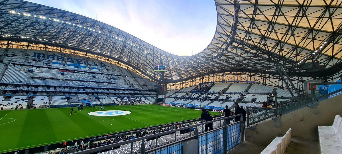 tetra_hydro07's tweet photo. En place pour la victoire πͺπ₯π΅βͺοΈ #MONOMMHSC #TeamOM #OMMHSC #Ligue1UberEats https://t.co/K7DdzioXZf