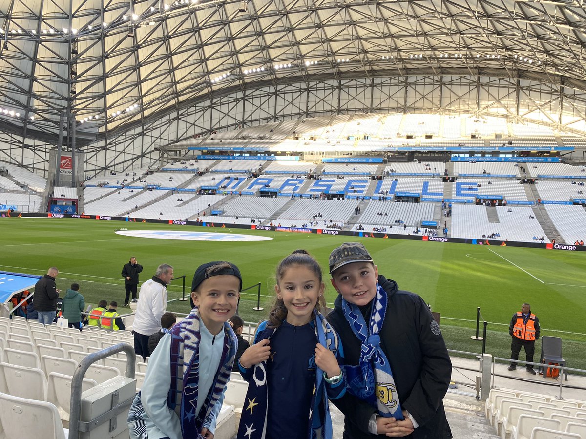 mikasanch's tweet photo. #monommhsc allez lβOM https://t.co/4Rrb65voqy