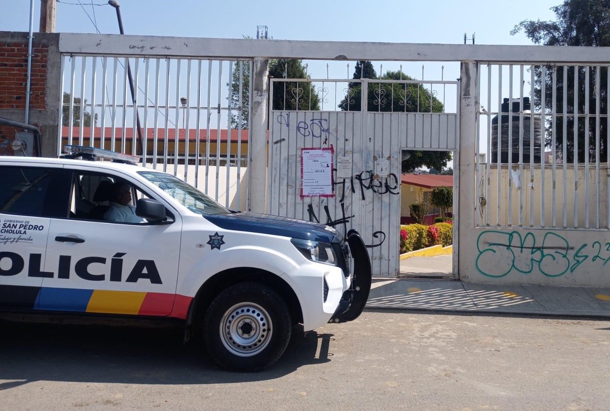 SSC_Cholula's tweet photo. 🚓🗳️ A fin de preservar el orden y como parte del Plan Sistemático de Operación, elementos de la Secretaría de Seguridad Ciudadana Cholula realizan recorridos y vigilancia estacionaria en las casillas, donde este domingo se lleva a cabo la consulta de Revocación de Mandato. https://t.co/wV5taUOcUc