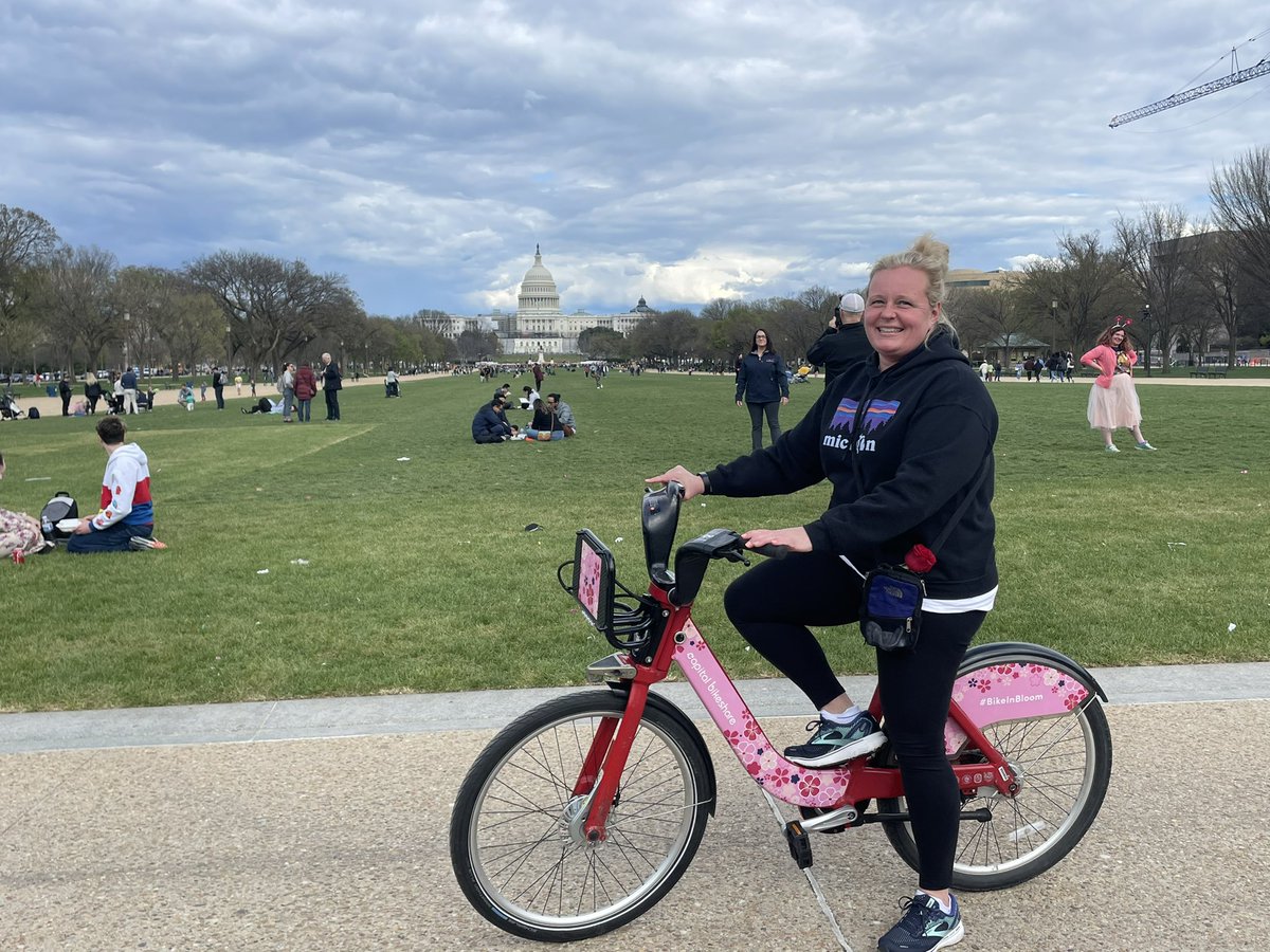 ANovock's tweet photo. Beautiful #pink #pedaler #riding #NationalCherryBlossom #Festival.
#Scavengerhunt is back,spot the #BikeInBloom in the wild #Bikeshare Blossom t-shirt. #DCity #WashingtonDC 😊 @DDOTDC @DCCirculator https://t.co/NVkviYqhOI