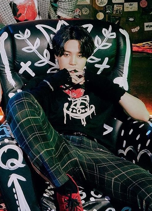 jimipics's tweet photo. thinking about this jimin
#JIMINATTRACTIVE https://t.co/LNPKvzgnVT