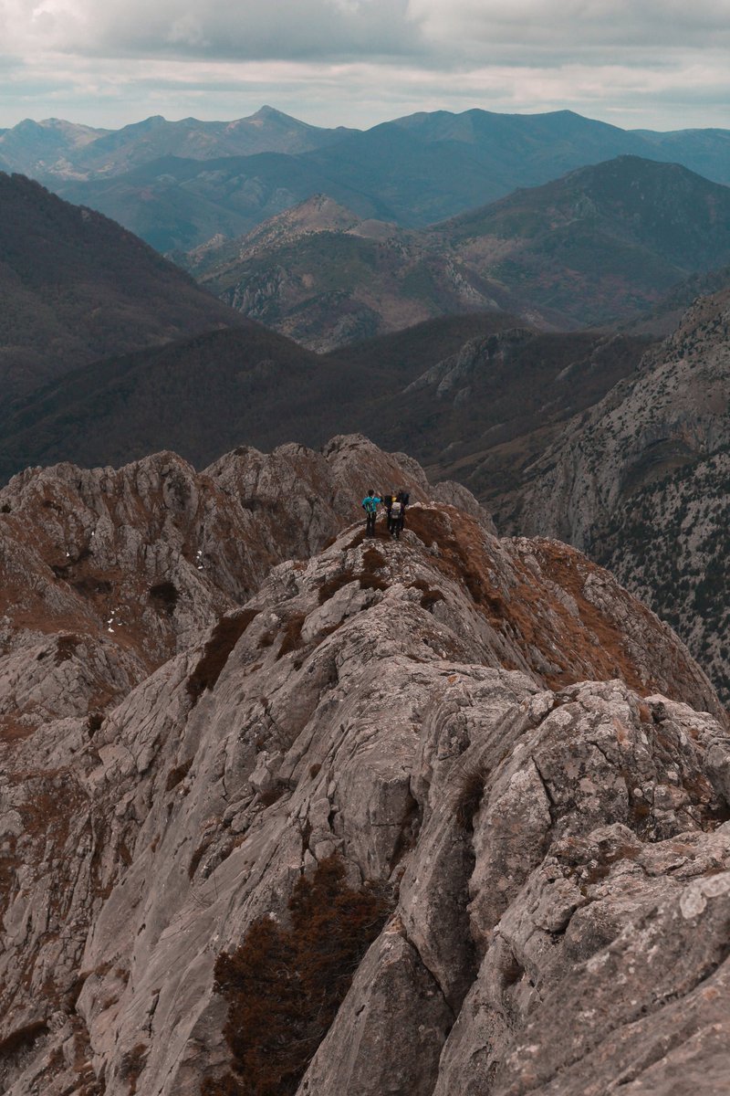 Ownphotography_'s tweet photo. Los fiordos leoneses 🏔️📸🌊 https://t.co/ahnAuHknsl