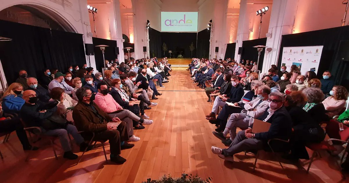 JLBenejam's tweet photo. Alaior, epicentro de la moda en Islas Baleares. En un emocionante desfile de sugerentes y atrevidas colecciones inéditas, Patricia Perales elegida representante balear en la próxima edición de los Premios Nacionales a la Moda. Enhorabuena. Felicidades a todos. #AlaiorEstáDeModa https://t.co/pYpkn74TgG