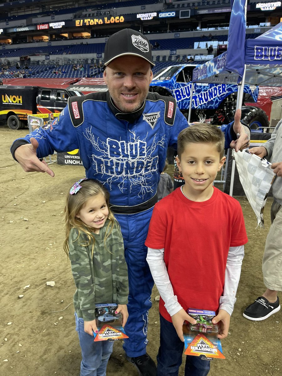 Quick trip home and now it’s <a href="/MonsterJam/">Monster Jam</a> time! Seeing my old friend <a href="/ToddLeDuc/">Todd LeDuc</a> drive Blue Thunder! First timers! #MonsterJam
