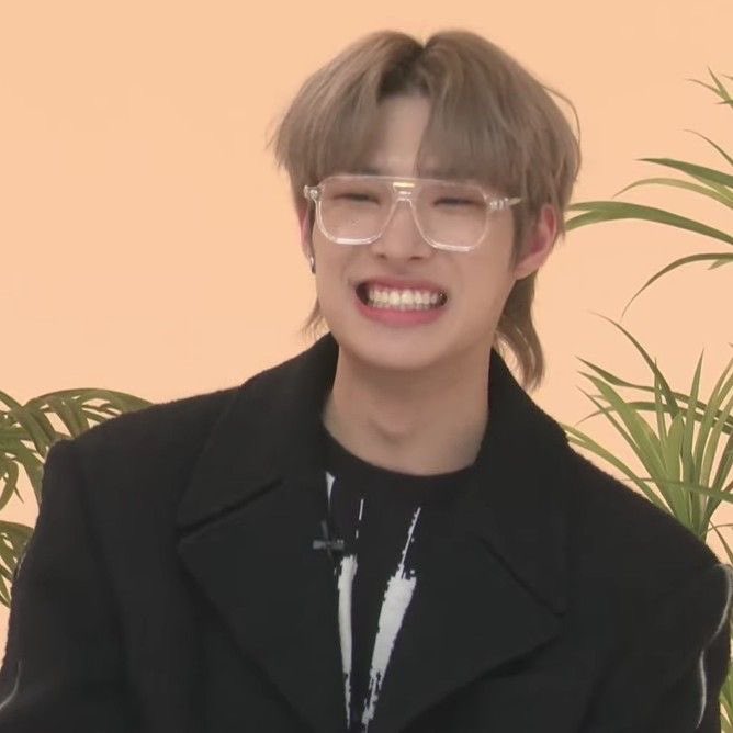 minkithink's tweet photo. he is so precious https://t.co/fZtXlKcSNm