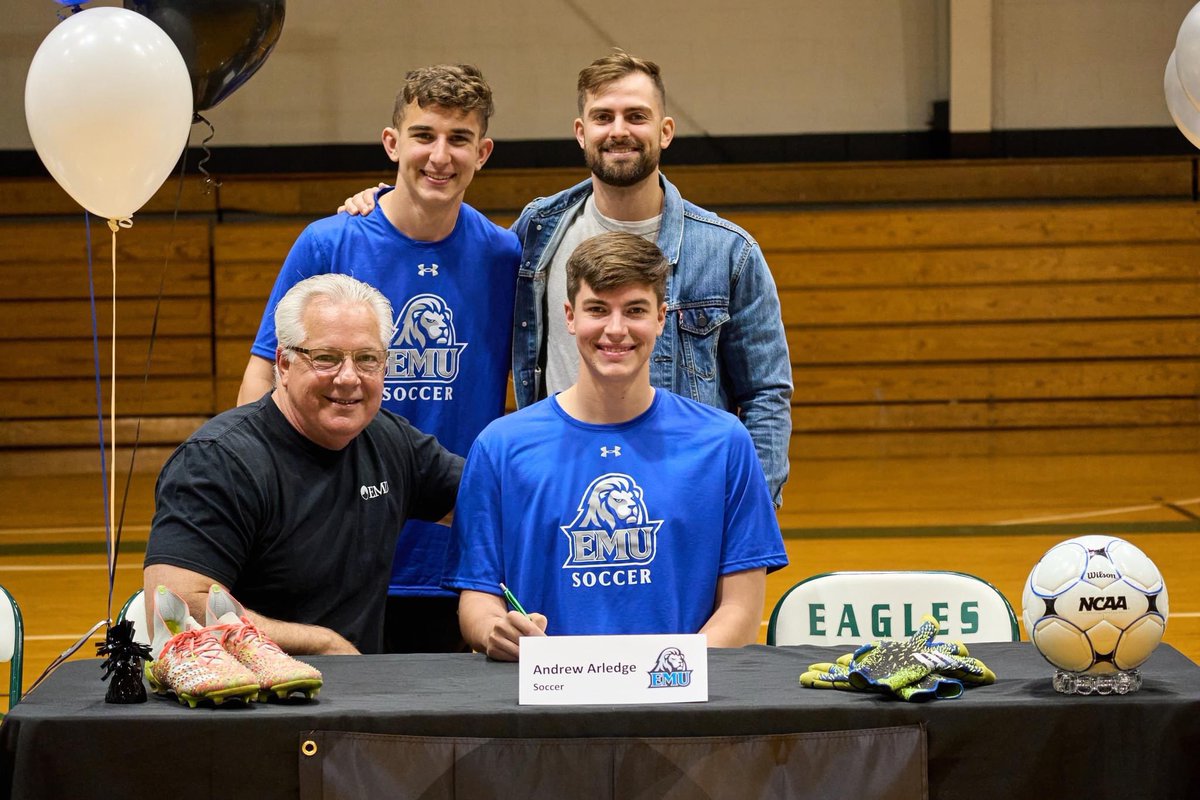 EaglesFCS's tweet photo. Congratulations to all eight of our Fredericksburg Christian student-athletes on signing their National Letters of Intent last night. #GodFamilySchoolSport #FCSProud https://t.co/C2VjPpGKuk